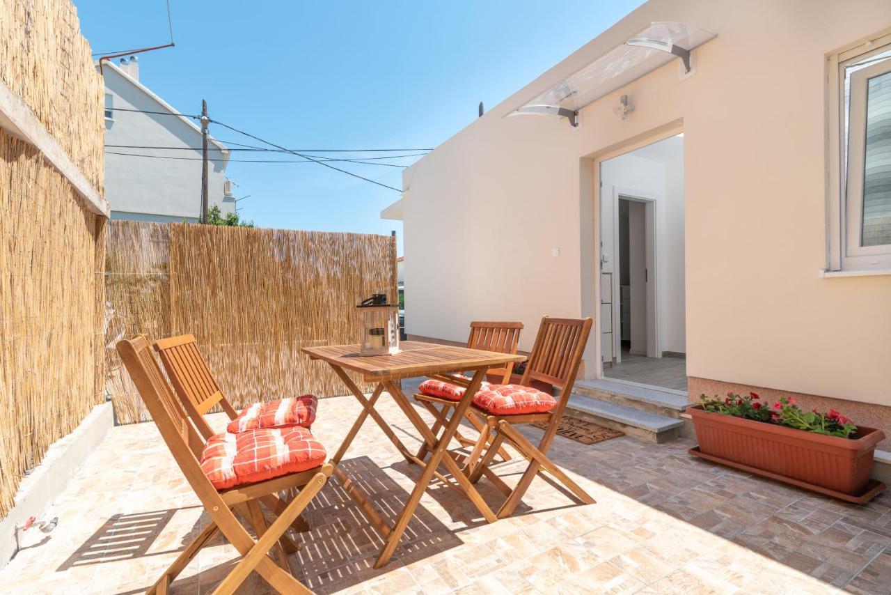 Small Private House With A Terrace In Trogir Apartment Exterior photo